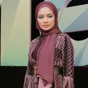 "Neelofa Ni Kain Lap Kaki Juga Nak Dijadikan Baju"