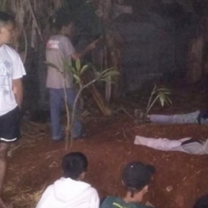 'Pocong' Yang Berjaya Dicekup Penduduk Kampung Menangis Di Kubur