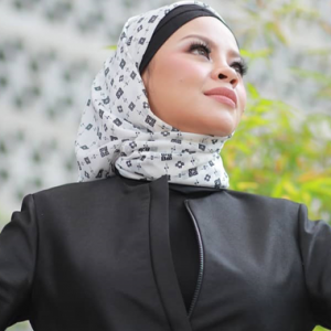"Majoriti Permainkan Saya Bila Saya Minta Tolong, Ini Tak Kelakar!" - Siti Sarah