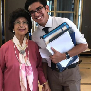 "Dosa Tu!" - Bila Syed Saddiq Pegang Tangan Siti Hasmah, Ramai Jadi Geng Ustaz Socmed