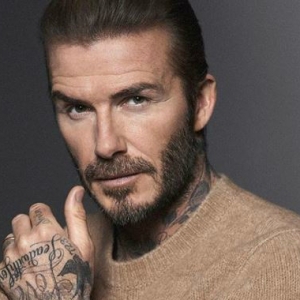 "Ianya Sangat Ganjil,"- Ramai Kecam Bila David Beckham Cium Bibir Anak Perempuan