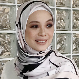 "Hello Fashion Valet, Esok Nak Kahwin Barang Tak Sampai Lagi" - Ini Tindakan Vivy Yusof