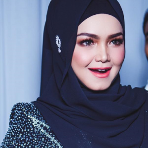 "Haha... Hebat Mencari" - Ini Respons Siti Nurhaliza Bila Dituduh Pakai Busana Ciplak