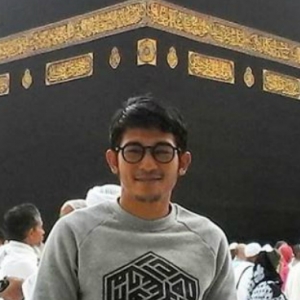 "Johan As'ari Riak Tayang Baca Al-Quran Hari-Hari, Tapi Berpeluk Sakan Dengan Perempuan"