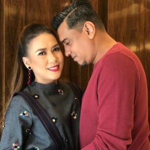 Adik Peluk Cium Artis Lelaki, Azad Dan Eira Syazira Lunyai Kena Hentam