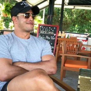 Gambar Mesra Tersebar Lagi, Zul Ariffin Dah Kahwin Dengan Kekasih Ukraine?