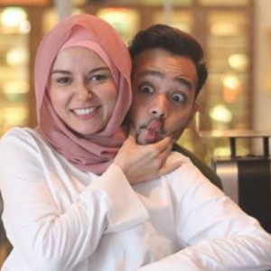 Nabil Mahir Simbah Air Di Kepala Sarah Hildebrand, Sweet Kononnya Tapi Kena Kecam