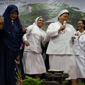Wajah Sebenar Indonesia - Bila Sister Menyanyi Qasidah