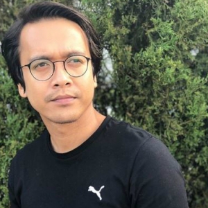 "17 Jam Shooting, Bayar RM10 Ribu. Ini Je Aku Dapat?" -Azwan Kombos