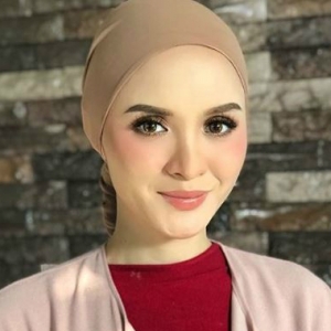 Hanez Suraya Tak Pernah 'Caras' Sherry Ibrahim Okay!