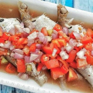 Resipi Ikan Rebus Air Asam Paling Sedap, Boleh Buat Diet Anda Hancur!