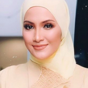 "Sherry Ibrahim Bila Nak Kahwin? Dah Masuk 36 Tahun" - Netizen