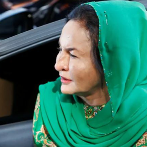 Rosmah Bagi 'MC', Tak Hadir Mahkamah