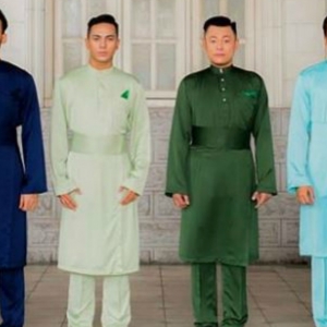 "Untuk Pondan Pakai Ke Ni?"- Baju Melayu Pak Nil Jual Dikutuk Kaw Kaw