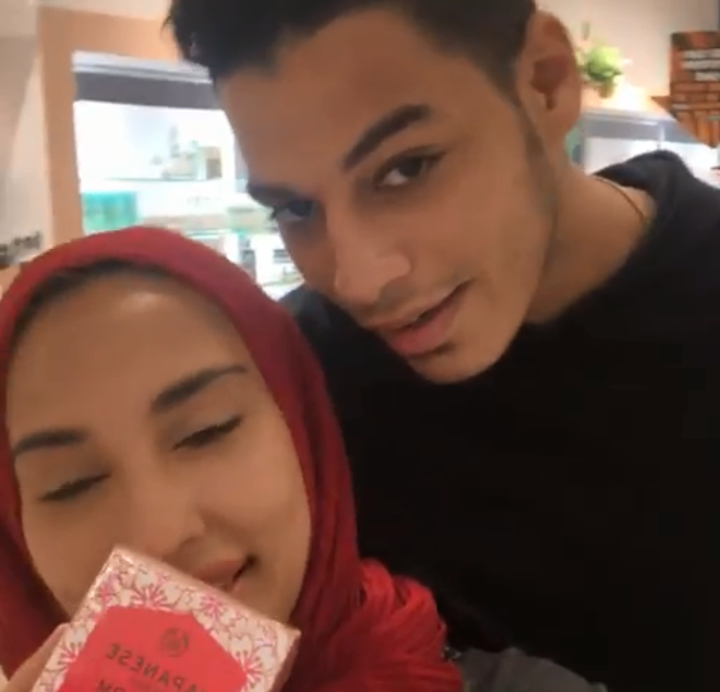 Tak Jadi Kahwin Zarina Anjoulie Akui Sudah Berpisah Dengan Boyfriend Gosip Tempatan Gosip Forum Cari Infonet