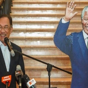 Done Claim! Anwar Kata Mandela Kecewa Sebab Tidak Dapat Bantu Beliau Semasa Dalam Penjara