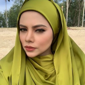 Dulu 'Meroyan' Di IG, Sekarang Datin Alyah Dengar Ceramah Agama Je