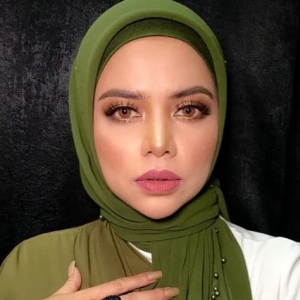 "Sia-sia Je Tua Tak Boleh Buat Anak" - Warganet Biadab Tinggalkan Komen Hina Datin Alyah