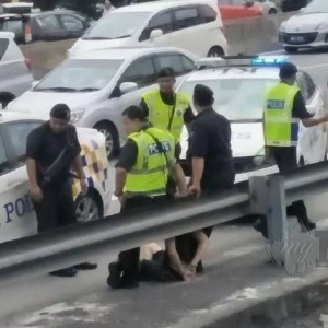 Lari Nampak Polis Sampai Langgar Kereta Lain, Rupanya Sebab..