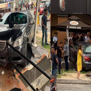 Mercedes 'Lapar' Drive Thru Burger King