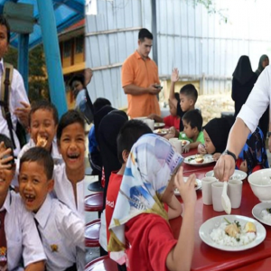 'Itu Tanggungjawab Ibu Bapa' - Warganet Persoal Kewajaran Program Sarapan Percuma Sekolah