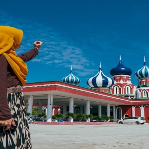 Cantiknya Masjid Lapan Kubah Di Terengganu, Macam Di Rusia!