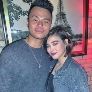 Anak Teruna Sheila Rusly Bercinta Dengan Chacha Maembong?