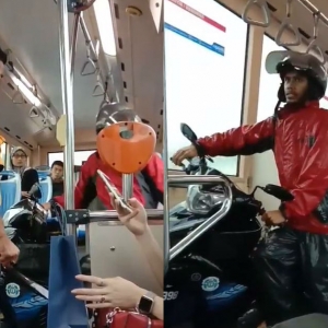 Tindakan Pemandu Bas Rapid KL Tumpangkan Motor Rosak Ketika Hujan Dipuji. Baiknya!