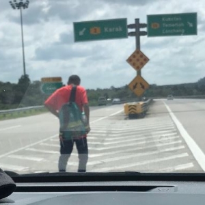 Pakcik Kena Kelentong di KL, Balik Ke Kelantan Berjalan Kaki