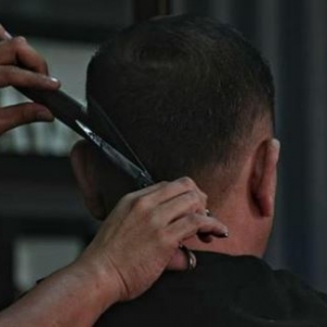 Kedai Gunting Rambut, Salun, Kedai Cermin Mata Tak Dibenar Dibuka Ketika PKP