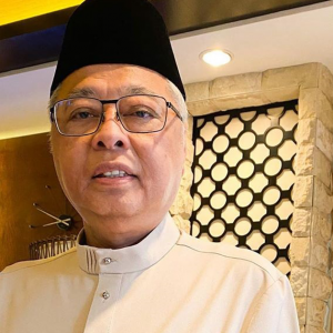 “Nanti Mereka Kata Baju Macam Air Horlicks Pula" - Ismail Sabri 'Redo' Ke Tu?