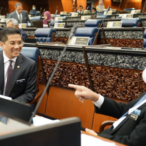 Azmin Nak Bawa Perubahan 'Sebenar' Ke Permatang Pauh Kerana Dendam Peribadi?