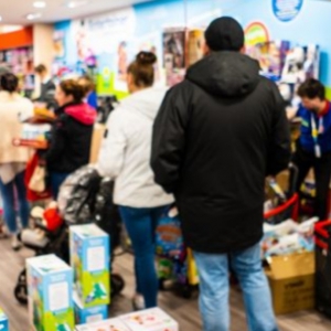 Takut Lockdown, Mak Ayah Serbu Kedai Permainan Sampai Licin Hadiah Krismas