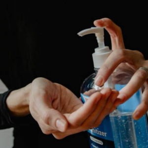 Hati-Hati, Ada Premis Yang Ganti Hand Sanitiser Dengan Cecair Pencuci Lantai