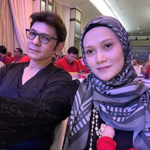 "Bagi sama rata kepada semua penggiat seni tanah air,"-Jamal Abdillah