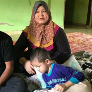 Ibu Sakit Tiroid Tak Mampu Rawat Tiga Anak Hidap Leukemia, Tulang Lembut