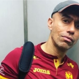 "Takut kalah, jangan masuk," -Altimet