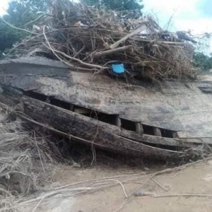 Bangkai Kapal Tahun 1800 an Timbul Selepas Banjir Lipis