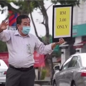 Bos Sanggup Turun Padang, Jual Makanan Tepi Jalan Untuk Selamatkan Hotel