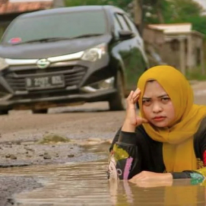 “Aku akui sengaja buat macam itu kerana sudah bosan" Gambar wanita sindir pemimpin jadi Tular