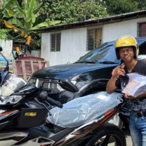 Syahmi Sazli Hadiahkan Motor Y15 Kepada Yoe Dan Bedul