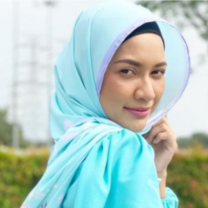 Rezeki Zara Zya Mencurah-Curah Dalam Lakonan Dan Bisnes