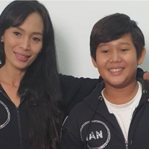 Amyza Aznan Dan Anak Trending Di YouTube