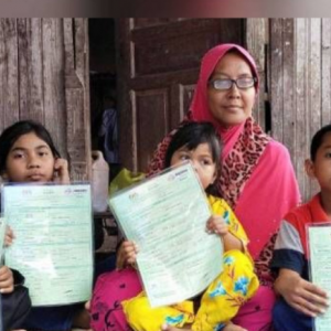 Kahwin Di Thailand- 10 Tahun Tunggu, Ibu Tunggal Lega 4 Anak Akhirnya Ada Sijil Kelahiran