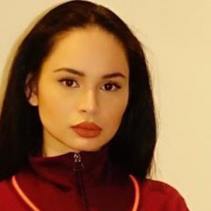 Kritik Stesen TV , Sharifah Rose Ke Instafamous Diperli Izara Aishah Jadi Pelakon?