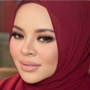 Siti Sarah Imbau Zaman Susah- Duduk Rumah Flat, Bapa Jual Roti Canai