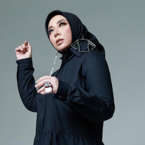 "Buat Yang Rindu Nak Komen, Sila Tahan Selama Sebulan Ya" - Melly Goeslaw