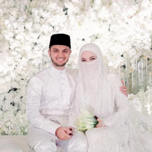 Neelofa, Suami, Ahli Keluarga Dikompaun RM60,000