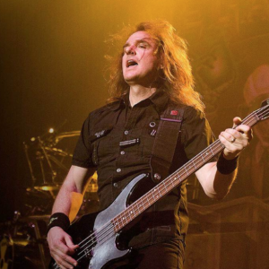 Megadeth pecat David Ellefson