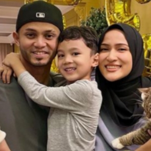 Pinggan Mangkuk Penuh Sinki-Hairul Azreen Tak Ada Maid, Sapu, Vakum Semua Sendiri